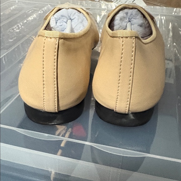 Elegant Black and Tan Women's Flats - LAST PAIR SALE ‼️‼️‼️‼️ - Picture 4 of 7